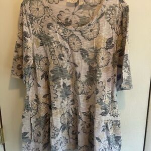 Logo by Lori Goldstein T-shirt